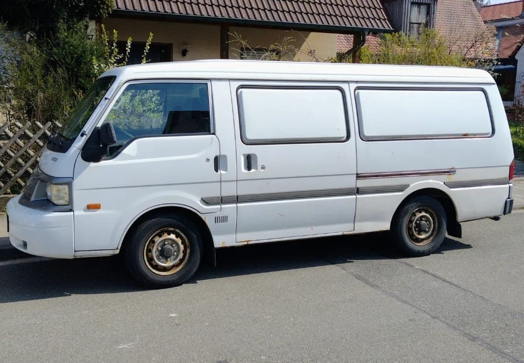 Furgoneta camper básica para comparar precio de alquiler